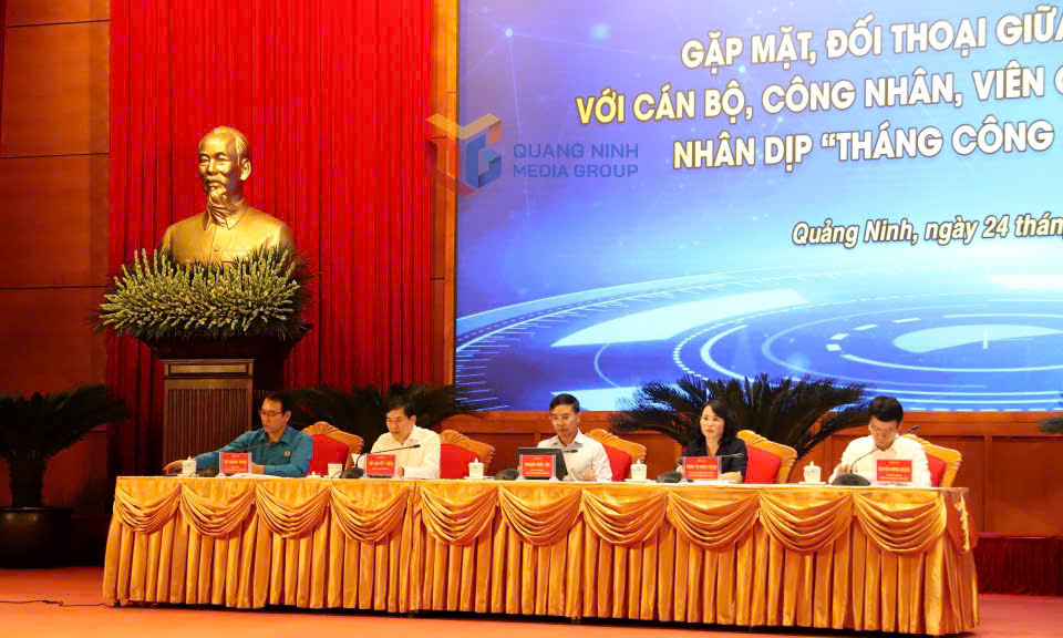 2358837_cac_dong_chi_lanh_dao_tinh_so_ban_nganh_chu_tri_hoi_nghi_gap_go_doi_thoai_voi_cbcnvcld_tren_dia_ban_tinh_23305128
