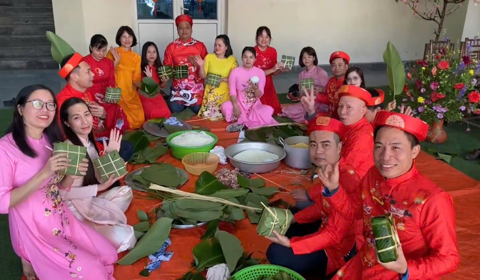 z7476732560195_50225fa3469537ea4c54bb744bb32278