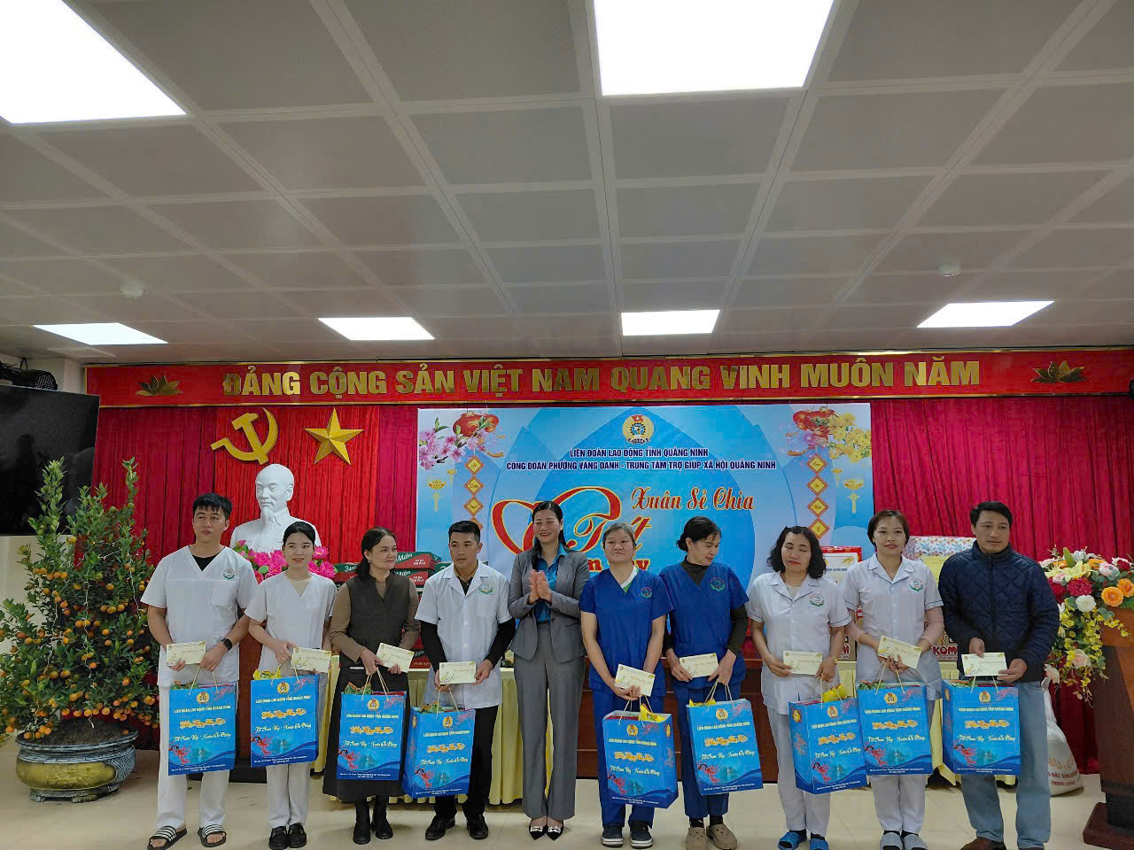 z7524753089084_f2a9ac9b0300527cb30111f1a1aa4aa8